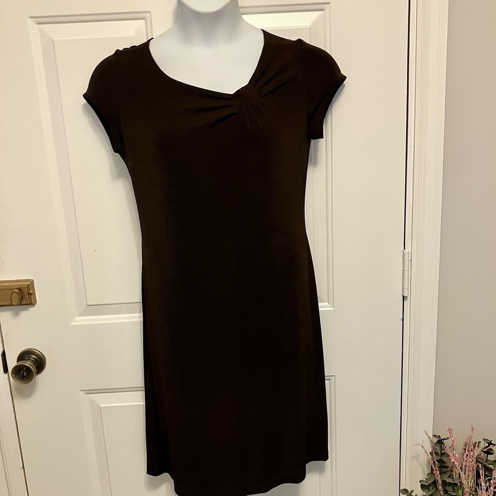 Chico's Travelers Dress 1 Medium Brown Midi Shift Short Sleeved Women's Acetate
